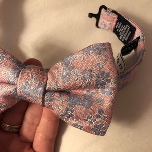 Crown & Ivy printed bow tie